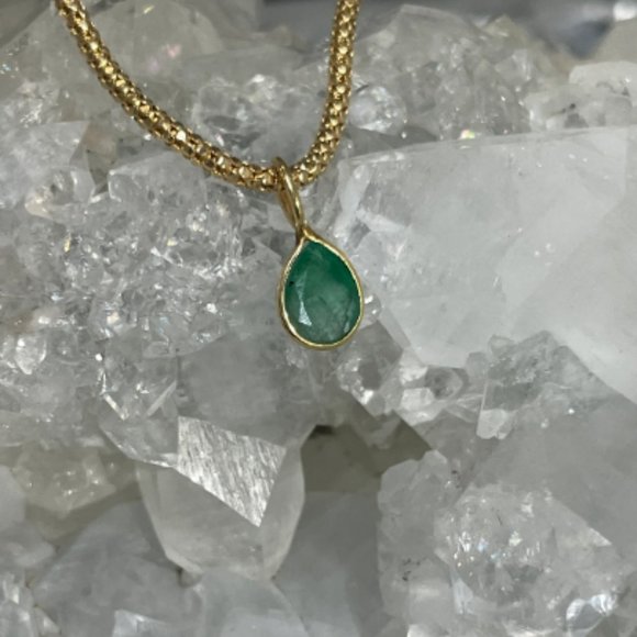 Shimmering! .65CT Natural Colombian Emerald 14K Yellow Gold Pendant OOAK 12x5mm - Picture 1 of 6
